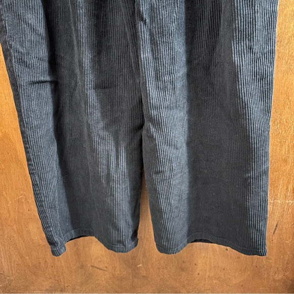Urban Outfitters BDG Black Corduroy Overalls Wide Leg Jumpsuit Chore Pockets Y2K - Picture 13 of 15